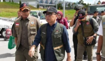 Menko PMK Pratikno Tegaskan Sehat dan Terus Bertugas Tangani Kebakaran Bromo