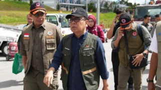 Menko PMK Pratikno Tegaskan Sehat dan Terus Bertugas Tangani Kebakaran Bromo