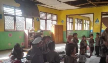 Miris, Puluhan Siswa PAUD di Lebak Belajar di Bangunan Sekolah Nyaris Ambruk
