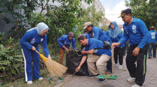 Partai Demokrat Surabaya Rayakan HUT ke-25 dengan Gerakan Langit Biru di Benowo