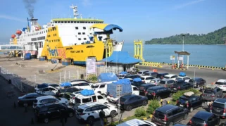 Pelabuhan Merak Berlakukan Sterilisasi, Pengunjung Wajib Masuk Satu Pintu