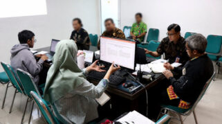 Pemprov DKI Tindak Empat Perusahaan atas Pembuangan Sampah di TPS Liar Cilincing