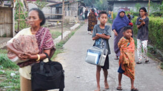 Pemulihan Akses Jalan dan Listrik di NTT Satu Hari Setelah Gempa 7,7 Magnitudo