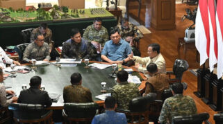 Prabowo Bahas Penanganan Karhutla dan Rekrutmen Suku Dayak dalam Rapat Bersama Menteri Kabinet