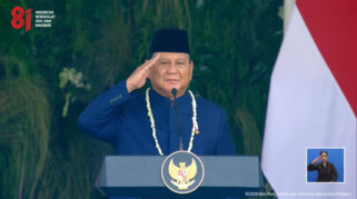 Prabowo Subianto Memimpin Upacara HUT ke-81 RI dengan Busana Adat Betawi di Istana Negara