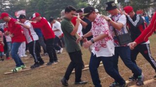 Ratusan ASN OKU Meriahkan HUT ke-81 RI dengan Lomba Tradisional di Taman Kota Baturaja