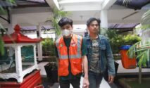 Revaldo Ditangkap Terkait Narkoba, Rex Orange County Beri Kejutan Konser Mini di Rumah Fans