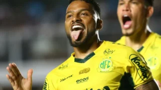 Santos Investiga dan Identifikasi Pelaku Cuspar di Reinaldo Saat Laga Melawan Mirassol