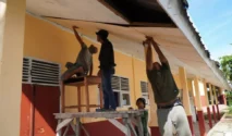 Sinergitas Satgas TMMD dan Masyarakat Terjalin Erat dalam Renovasi SDN 2 Bungku Selatan