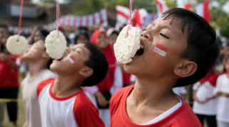 Strategi Efektif Menang Lomba Makan Kerupuk dalam Perayaan Kemerdekaan