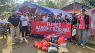 Tim Relawan JHL Fondation Salurkan Bantuan ke Korban Gempa di Perbatasan Matim dan Ngada