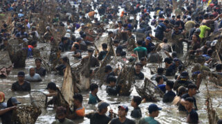 Tradisi Grobyak Ikan di Kediri, Ungkapan Syukur dan Pelestarian Ekosistem Mata Air