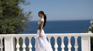 Vila Adriana di Video Musik Jennie BLACKPINK Bisa Disewa di Airbnb dengan Panorama Laut Memukau