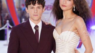 Zendaya dan Tom Holland Rayakan Resepsi Pernikahan Intim di Pedesaan Surrey