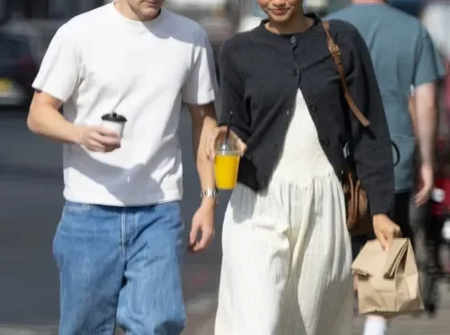 Zendaya Tampil dengan Tren Terbesar Musim Panas di Hari Libur Bersama Tom Holland