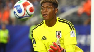 Zion Suzuki: Perjalanan dan Ambisi Kiper Jepang Menuju Premier League