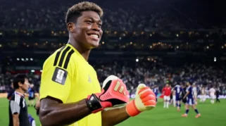 Zion Suzuki Resmi Bergabung dengan Aston Villa sebagai Kiper Utama