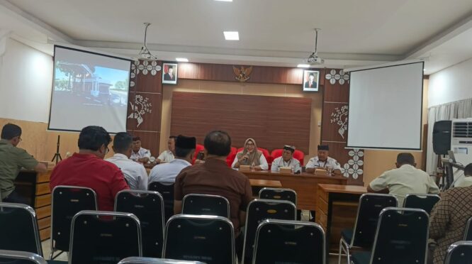 Dinas Koperasi dan Usaha Mikro Kabupaten Banyuwangi menggelar pertemuan bersama perwakilan pedagang