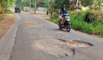 Aktivis Soroti Kerusakan Jalan Menuju TPSA Bangkonol di Pandeglang