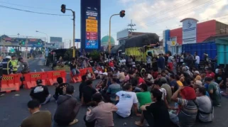 ASDP dan Sopir Truk Sepakati Langkah Atasi Kemacetan di Pelabuhan Ketapang