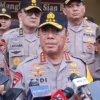 Brigadir Jenderal Polisi Serahkan Tersangka dan Barang Bukti Kasus Pembalakan Liar yang Picu Banjir Sumut ke Kejaksaan Sibolga
