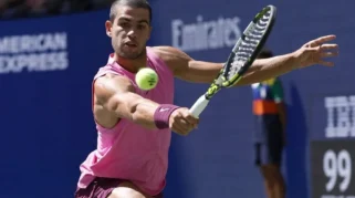 Carlos Alcaraz Advances to US Open Quarterfinals Amid Schedule Debate