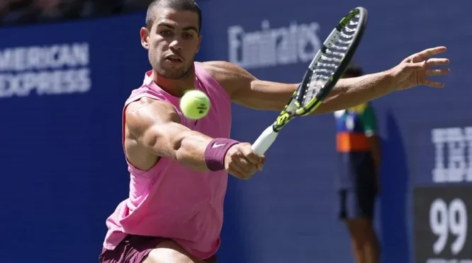 Carlos Alcaraz Advances to US Open Quarterfinals Amid Schedule Debate