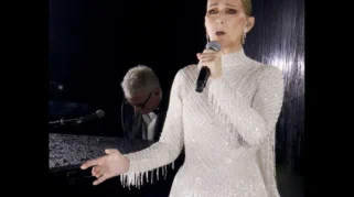 Celine Dion Kembali Bersinar dengan Penampilan Natural dan Persiapan Konser Comeback di Paris