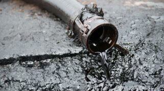 Fluktuasi Harga Minyak Mentah Brent dan WTI di Tengah Pemulihan Pasokan Timur Tengah