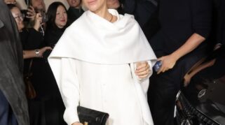 Gaya Kasual Duchess Meghan dengan Tren Sepatu It-Girl Musim Ini di Inggris