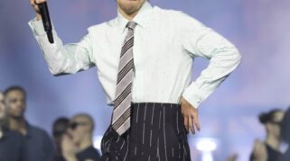 Harry Styles Beri Sindiran Halus soal Pernikahan Taylor Swift di Madison Square Garden