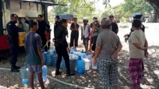 Ketersediaan Air Bersih Menjadi Prioritas Utama bagi Pengungsi Gempa Flores NTT