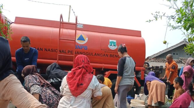 Krisis Air Bersih di Kabupaten Serang: Warga Petir dan Tunjungteja Menghadapi Kekeringan Parah
