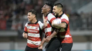 Madura United Raih Kemenangan Dramatis 2-1 atas PSIM dan Puncaki Klasemen Super League 2026/2027