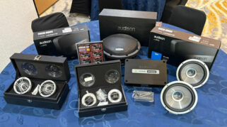 Mengenal Keunggulan Sistem Audio Mobil Aftermarket Dibandingkan Bawaan Pabrik