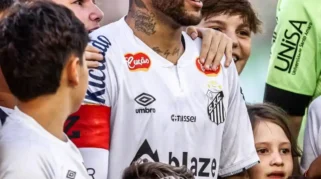 Neymar Alami Demam Sebelum Kemenangan Santos atas Corinthians, Klub dan Pemain Serukan Respek