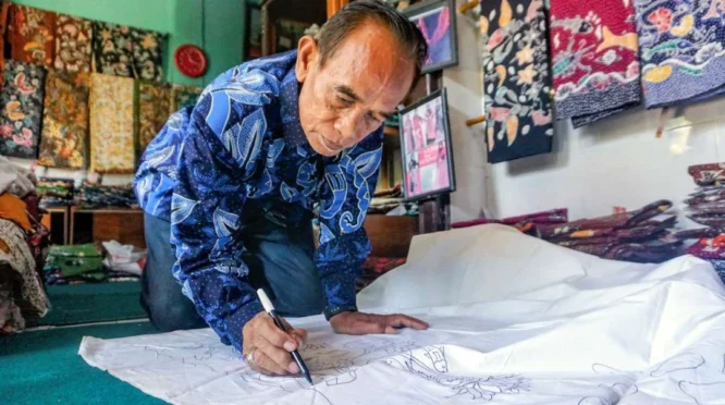Nurul Huda: 44 Tahun Mempertahankan Warisan Batik Tulis Sidoarjo dengan Modal Awal Rp50 Ribu