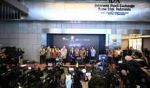 OJK Tegaskan Transparansi, BUMI Akuisisi Loyal Metals, dan Dampak El Nino pada Jalur Sungai Mahakam & Barito