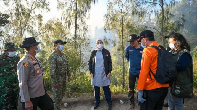 Pemkab Banyuwangi Tetapkan Status Darurat Kebakaran Hutan di Kawah Ijen Selama 14 Hari