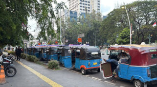 Perjuangan Sopir Bajaj di Stasiun Gambir: Dari Kesulitan Ekonomi hingga Tanggung Jawab Sosial