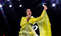 Tampilan Makeup Syahrini Saat Comeback Tanpa Foundation: Rahasia Kulit Glowing dan Mata Cetar