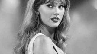 Taylor Swift Bertransformasi dengan Gaya Makeup Baru, Mengakhiri Era Cat-Eye