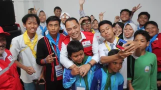 Wali Kota Surabaya Dorong PMR Jadi Ekstrakurikuler Wajib untuk Bangun Jiwa Kemanusiaan Generasi Muda