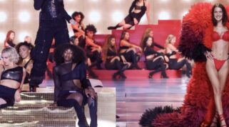 12 Penampilan Musisi Paling Ikonik Sepanjang Sejarah Victoria's Secret Fashion Show