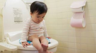 Anak Takut Buang Air Kecil saat Toilet Training Bisa Jadi Ini Penyebabnya