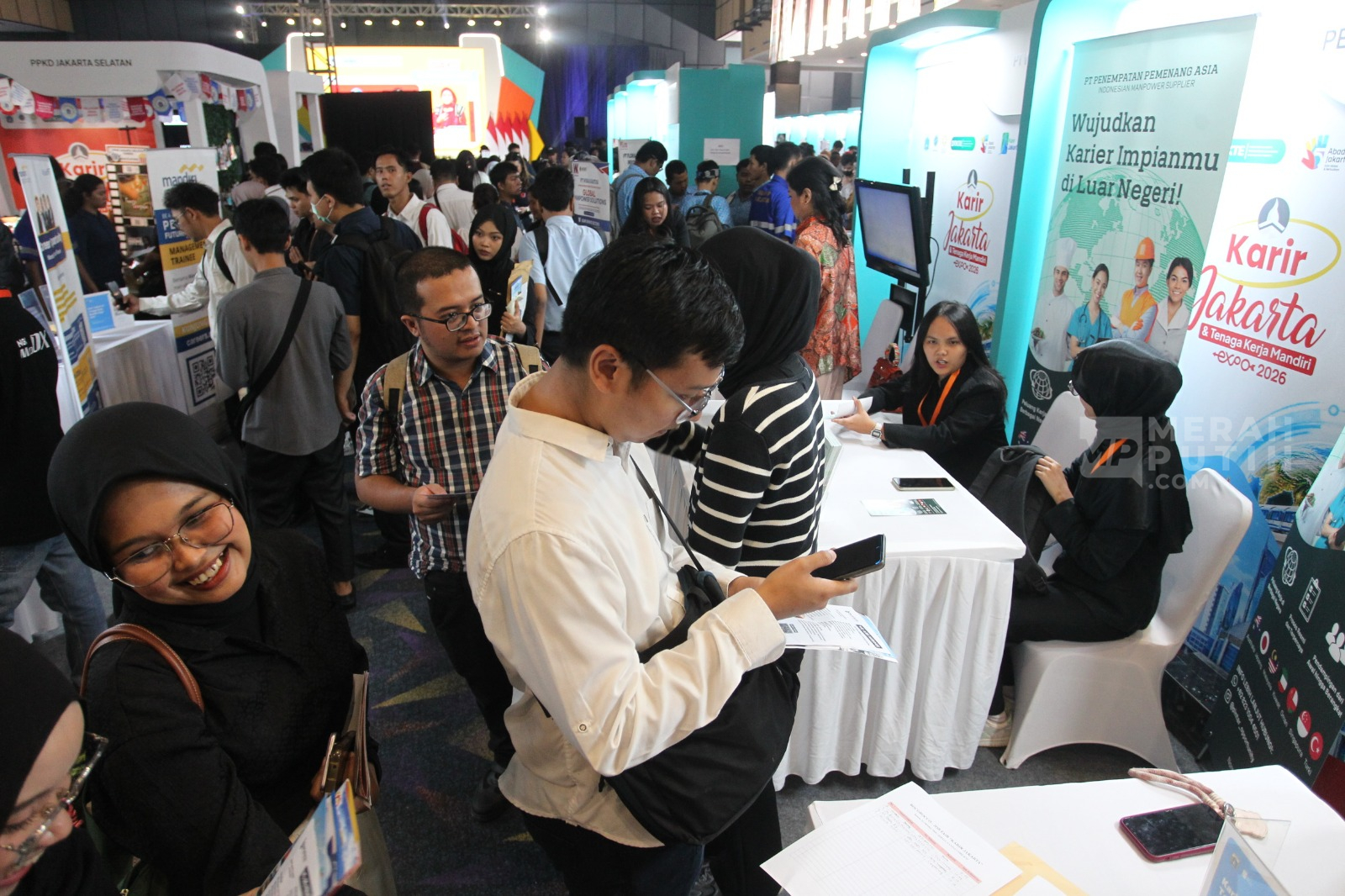 Antusiasme Pencari Kerja Berburu Peluang di Karir Jakarta Expo 2026