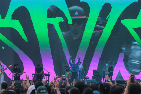 Antusiasme Penonton Saat FSTVLST Tampil di Synchronize Fest 2026