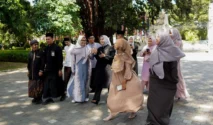ASN Banyuwangi Kenakan Pakaian Ala Santri Selama Peringatan Hari Santri di Banyuwangi