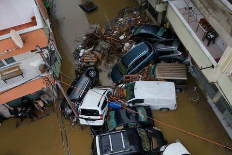 Banjir Melanda Istanbul Akibat Hujan Deras, Sungai Kagthane Meluap