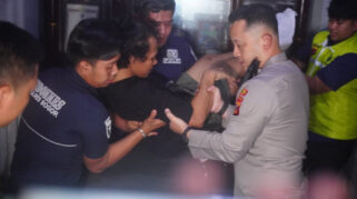 Bantuan Kursi Roda untuk Fiki Mutakin, Korban Perompakan di Somalia